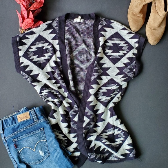 Kirra Sweaters - 💍Kirra Tribal Short Sleeve Cardigan